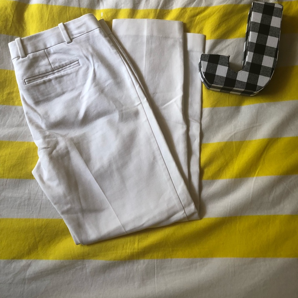 Gap Slim Crops in White